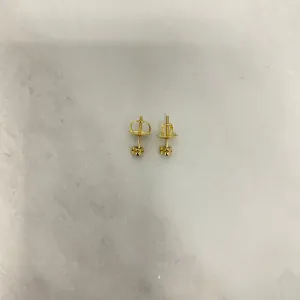 10K Yellow Gold Diamond Heart Stud Earrings Ct Dia / 0.6gr