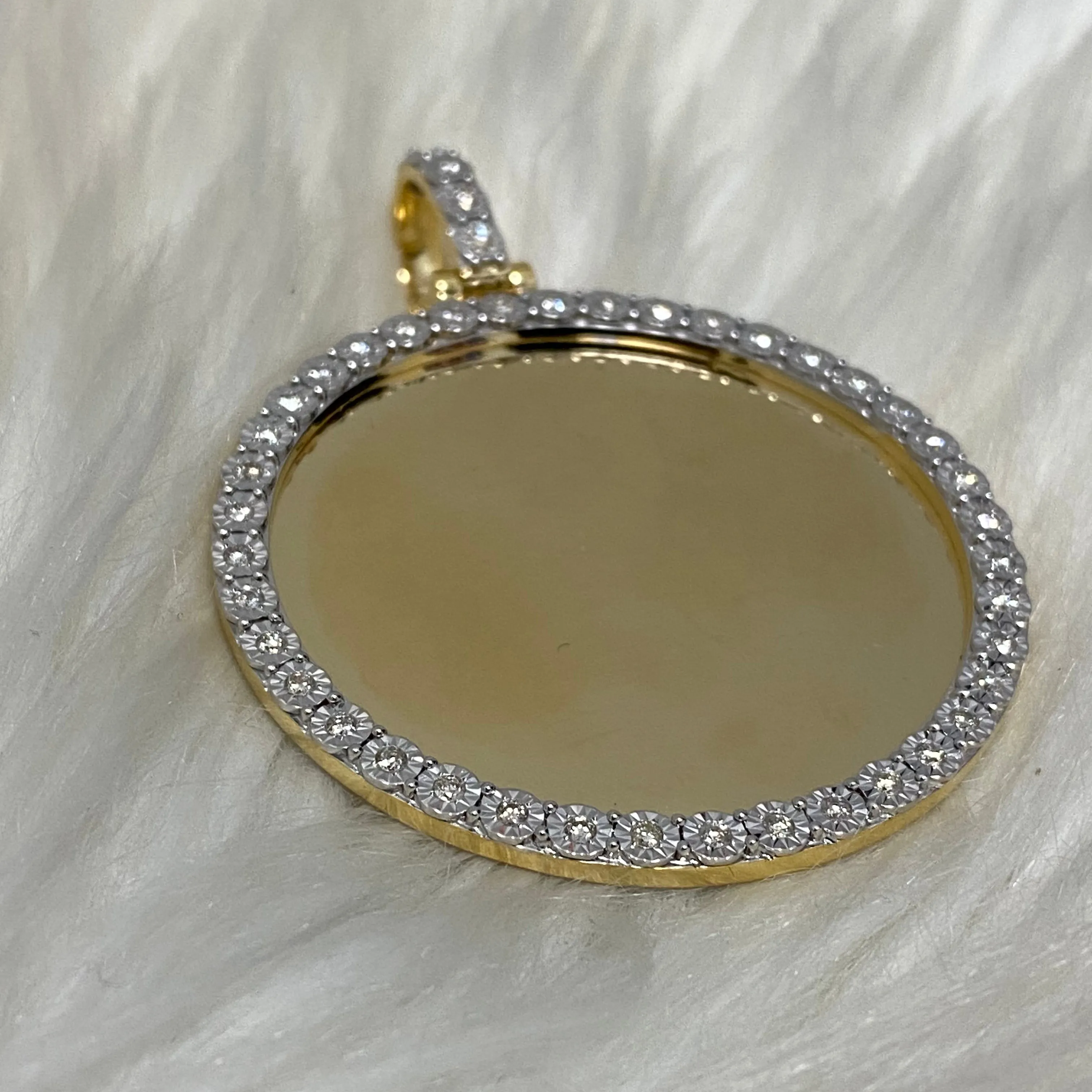 10K Yellow Gold Memorial Pendant 0.95Ct Dia / 16.9gr / 2 - 2.5 in