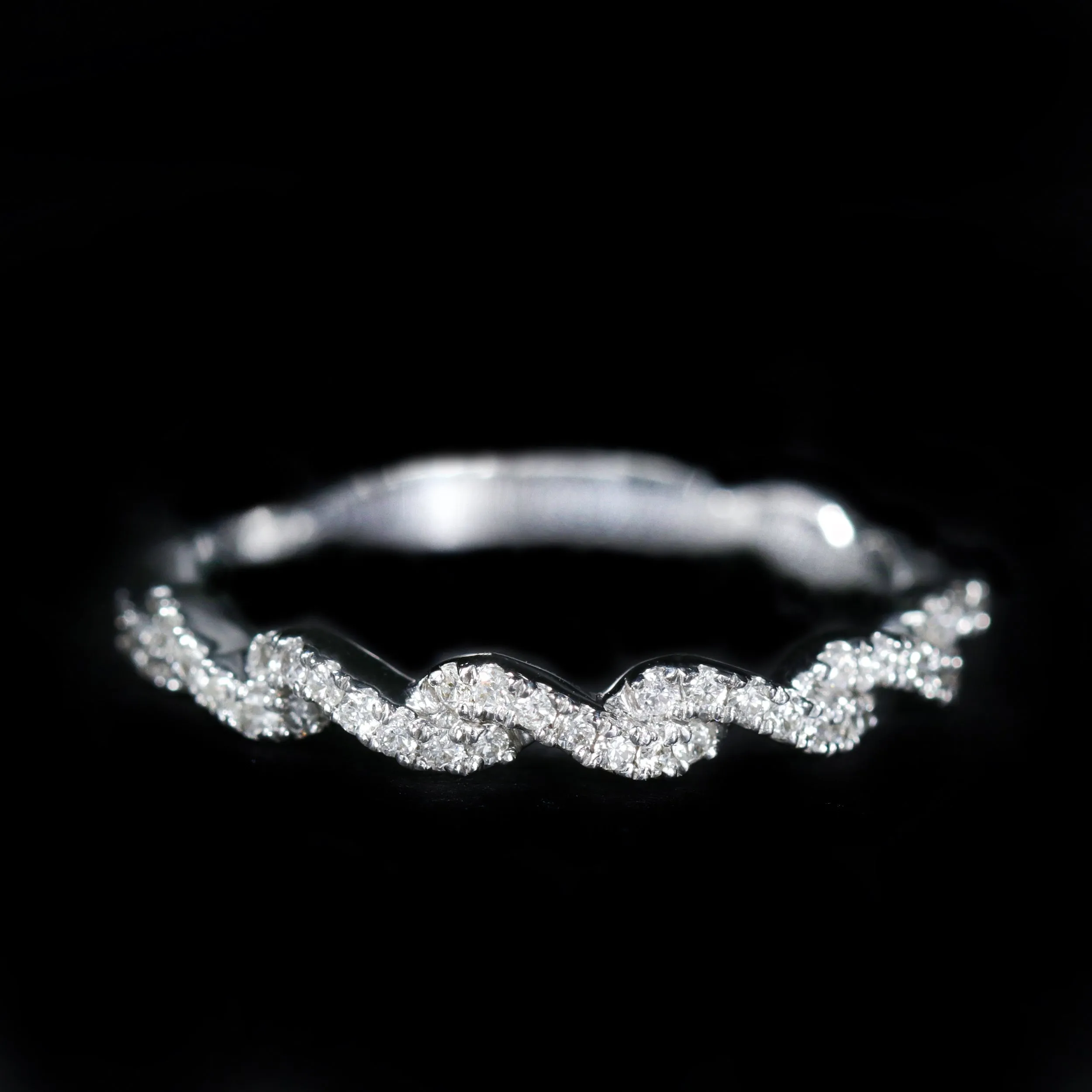 14K White Gold 0.25 CTW Diamond Twist Band