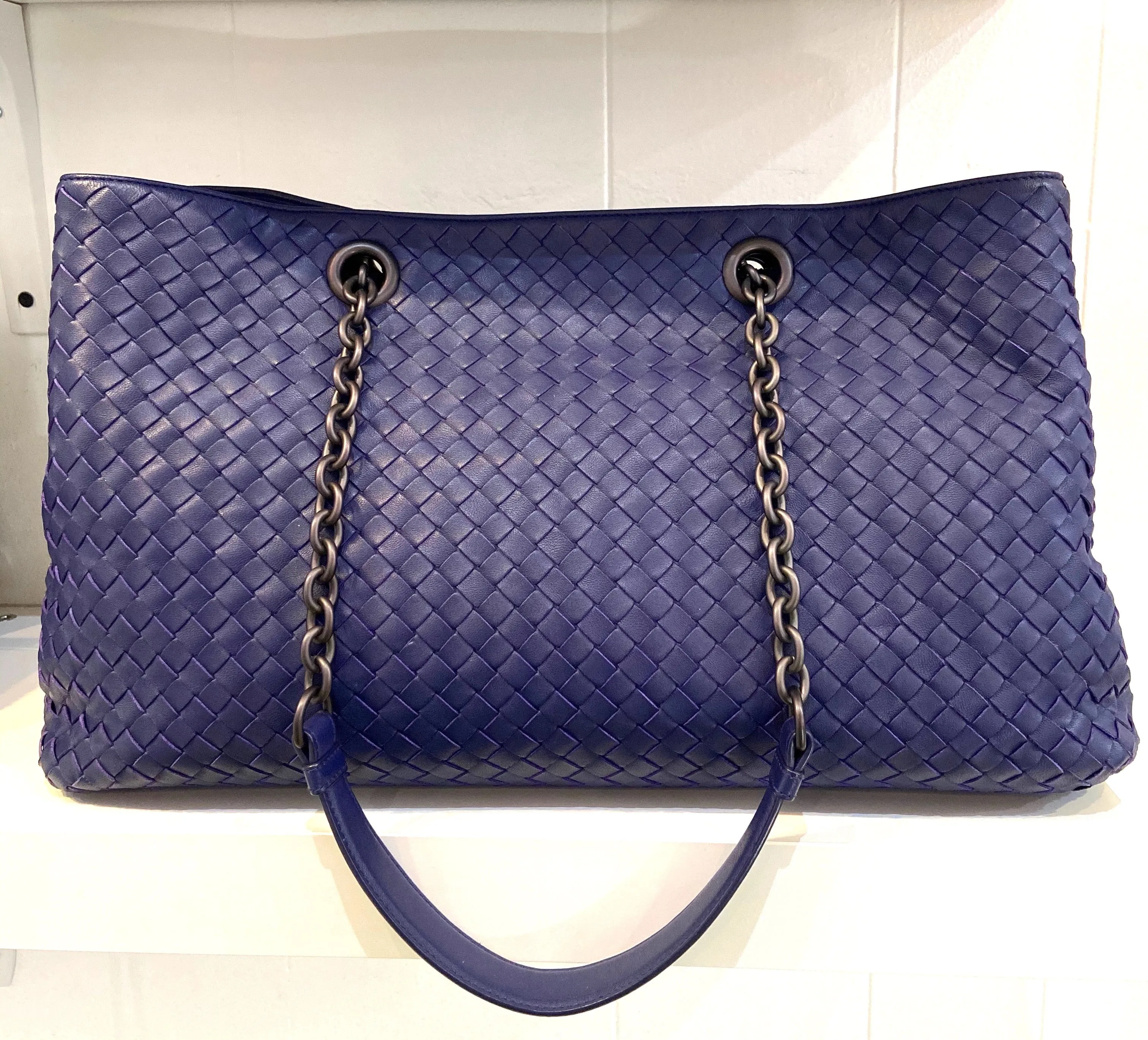 BOTTEGA VENETA INTRECCIATO LEATHER DOUBLE CHAIN TOTE ATLANTIC