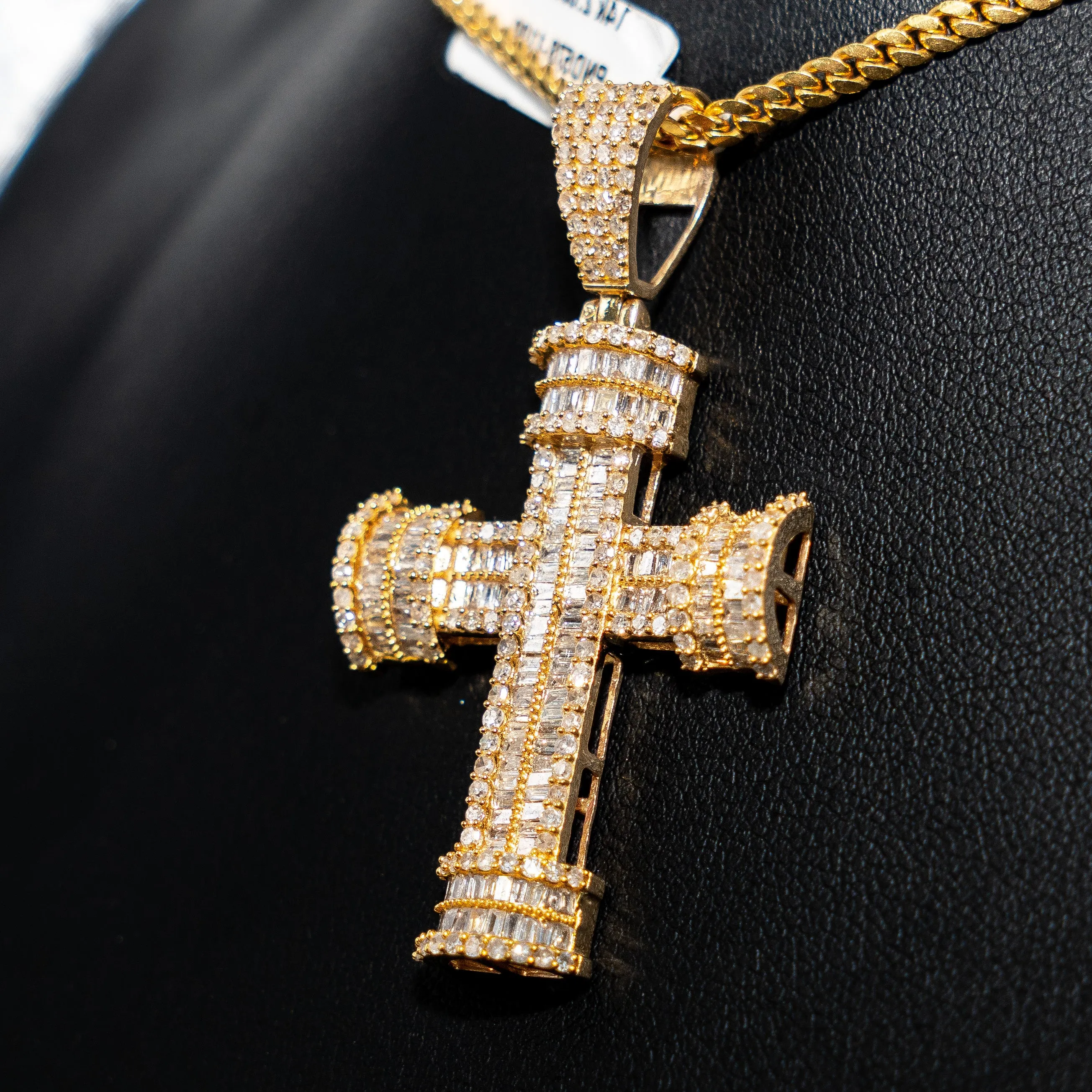 Cross Pendant 14K Yellow Gold With Diamond Baguette / 6.7gr