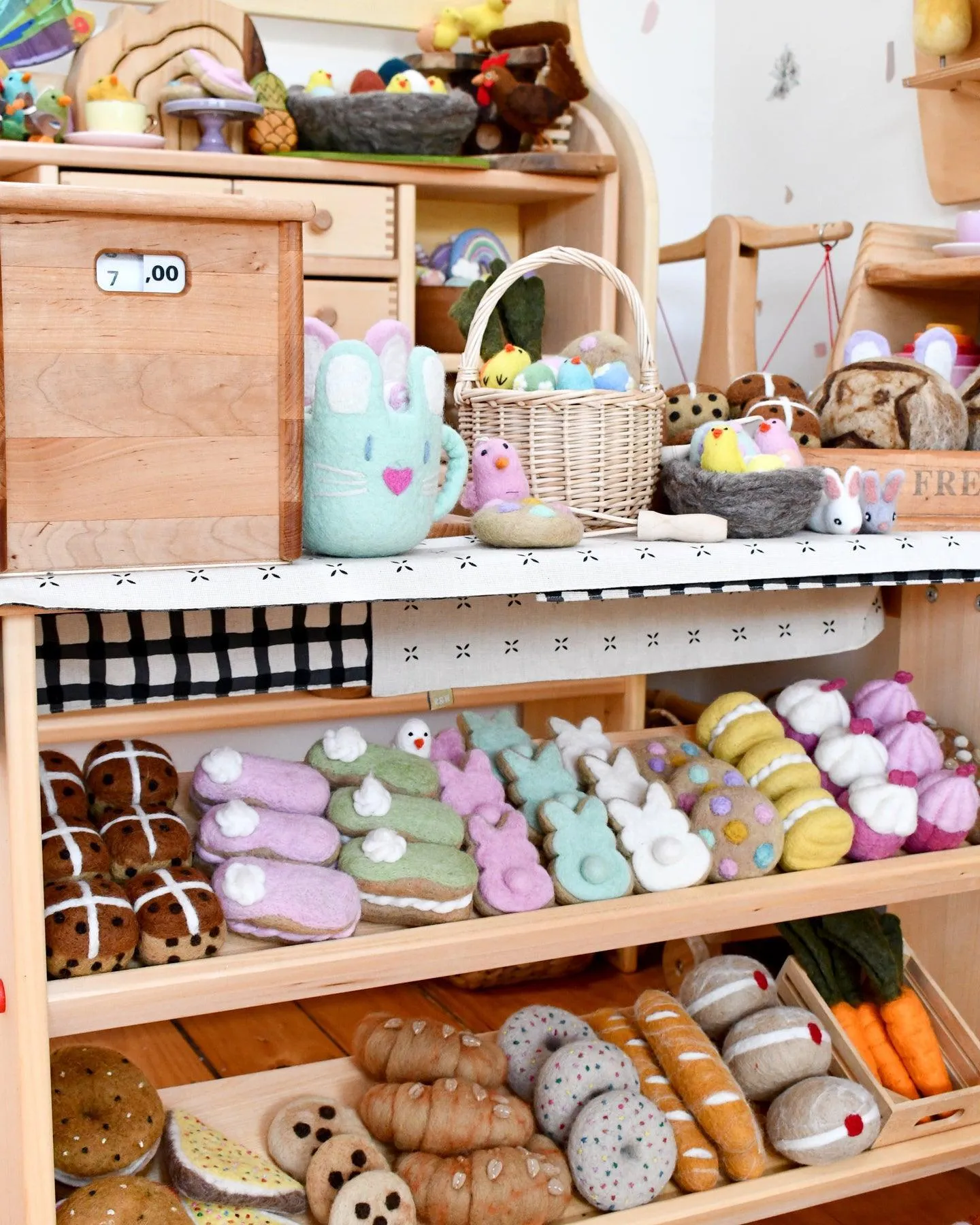 Grazing Box of Easter Felt Play Food (Mint Green Mug)