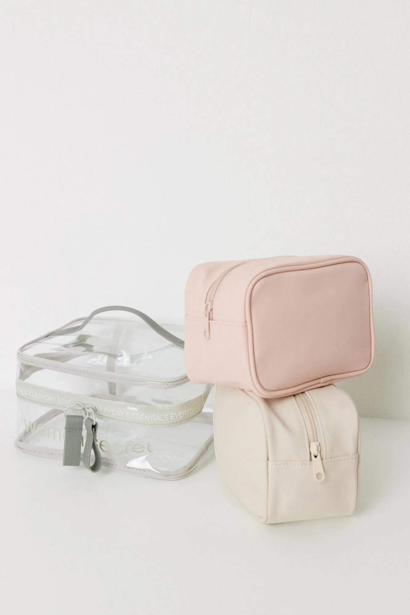 Pack of 2 small pink and beige toiletry bags