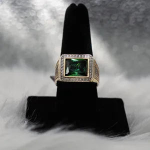 Rectangular Green Stone Ring 10K Yellow Gold With Zirconia / 9.9gr / Size 10