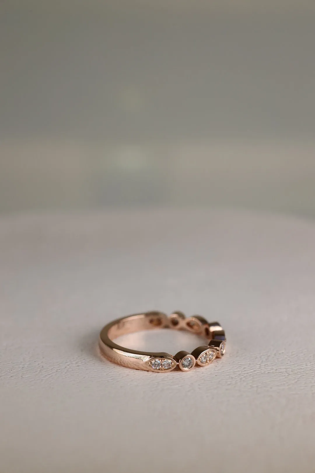 Rose gold art deco round brilliant diamond ring