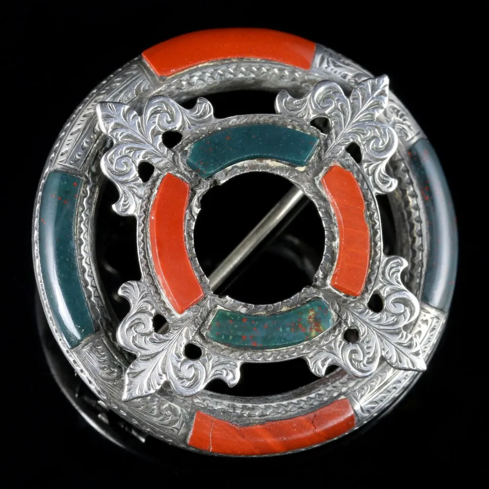 Victorian Scottish Agate Brooch Beautiful Detail Circa 1900