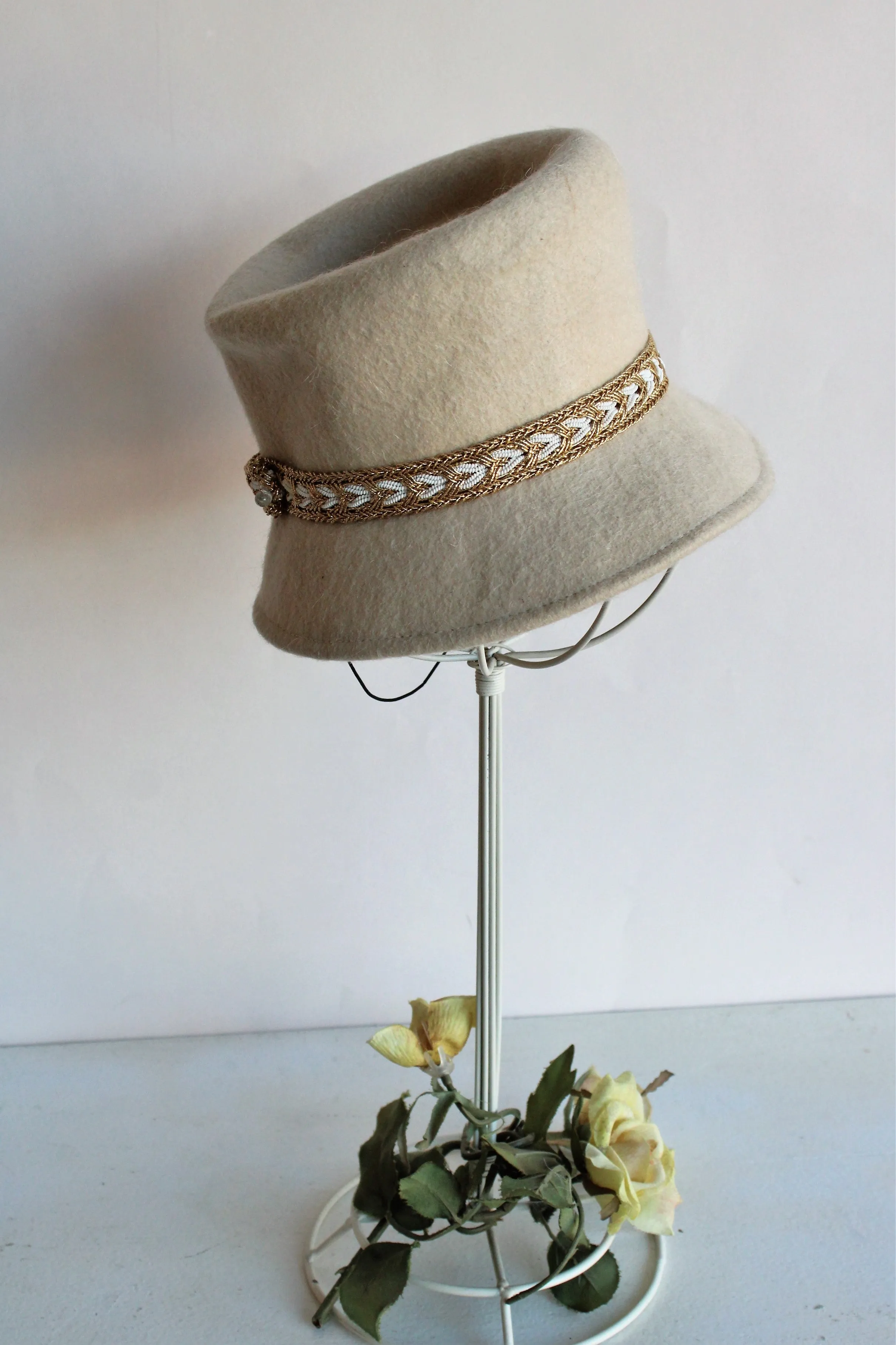 Vintage 1960s Felt Bucket Hat