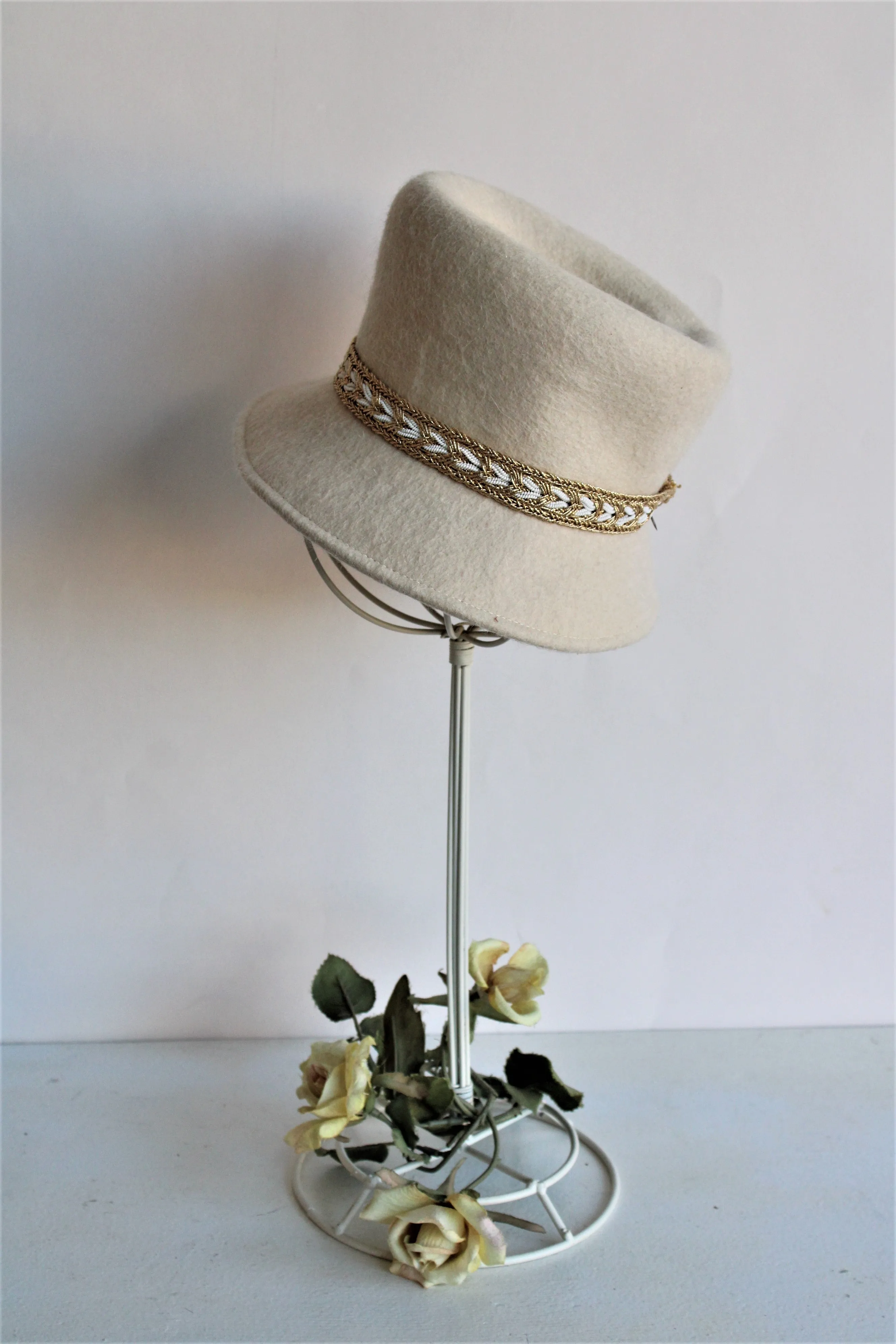 Vintage 1960s Felt Bucket Hat